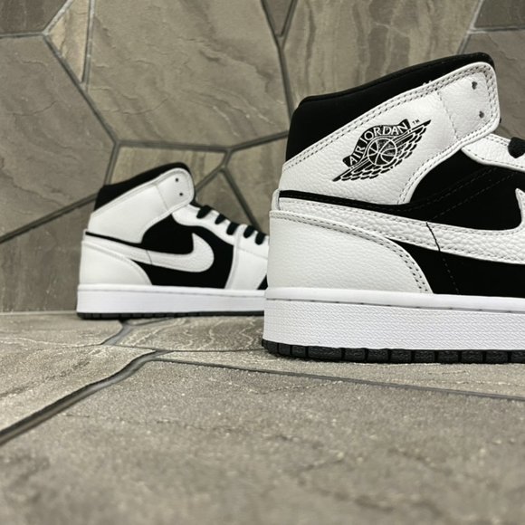 Air Jordan 1 Mid AJ1